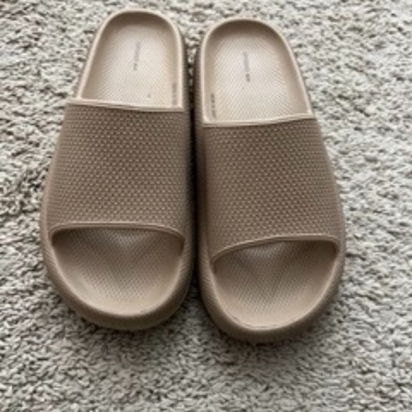 Oysho Slides - Picture 1 of 5